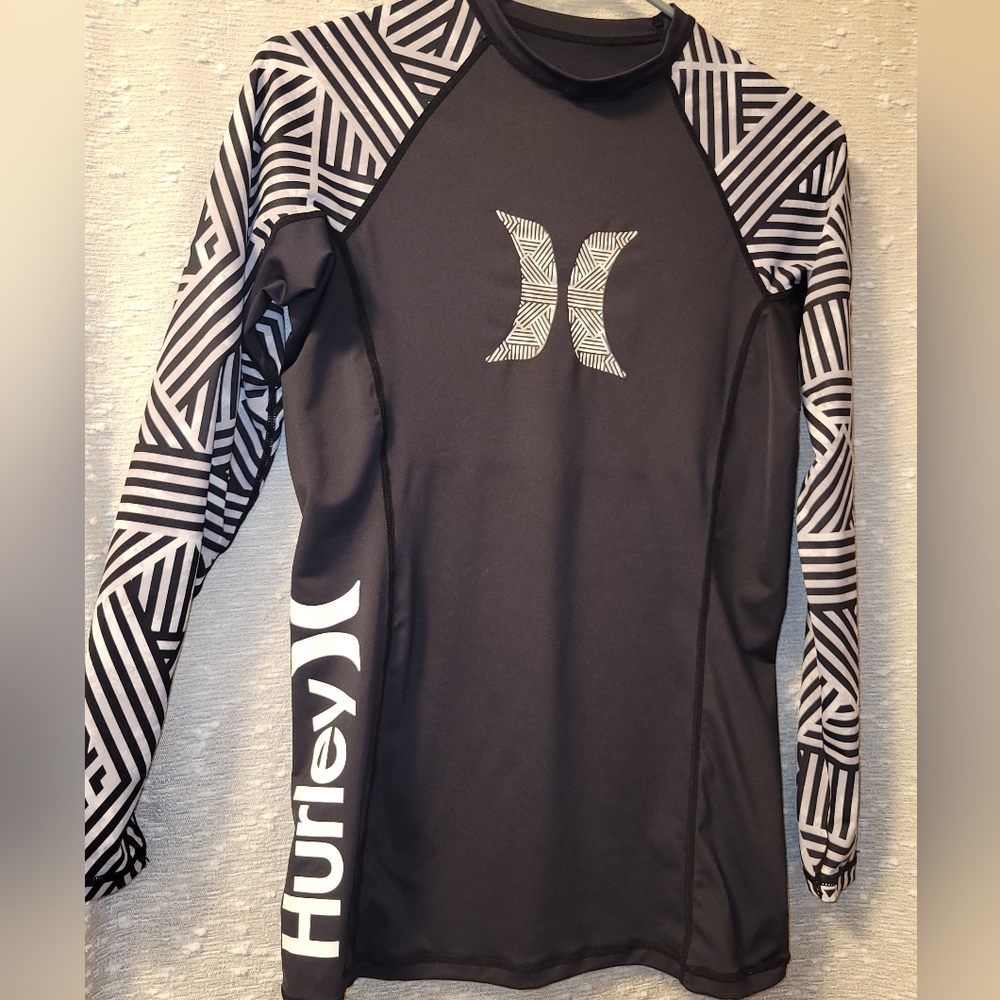 Hurley Rash Guard Black and White Long Sleeve Geometric